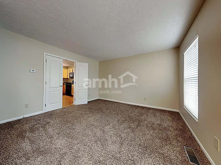 9030 Crimson Oak Dr — Photo 5