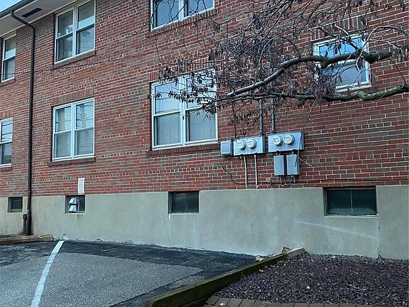 4th image of 4721 Jamieson Ave APT 12
