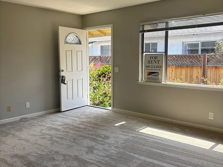 210 Murlagan Ave — Photo 5