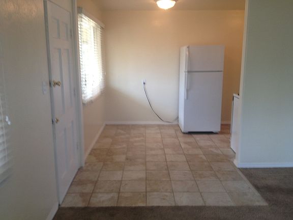 Dining/kitchen