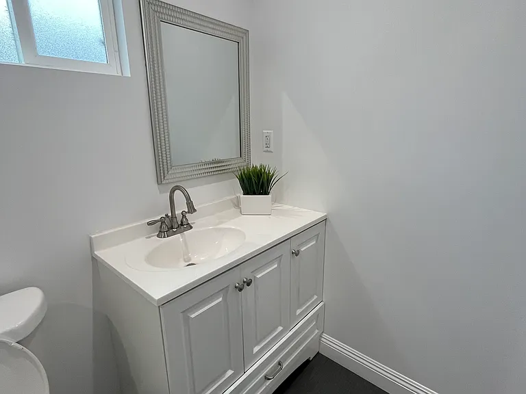 15238 Runnymede St — Photo 12
