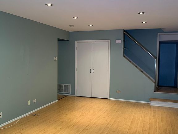2nd image of 363 Jefferson Ct
