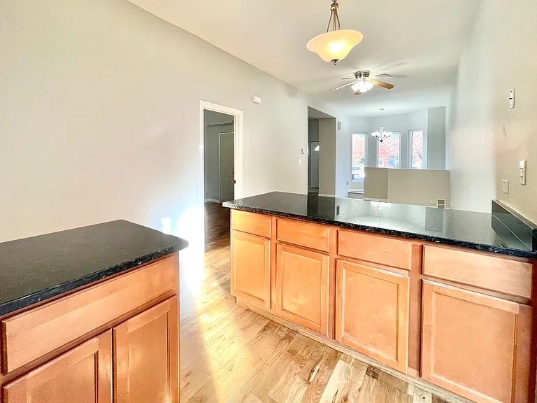 1644 N California Ave — Photo 6