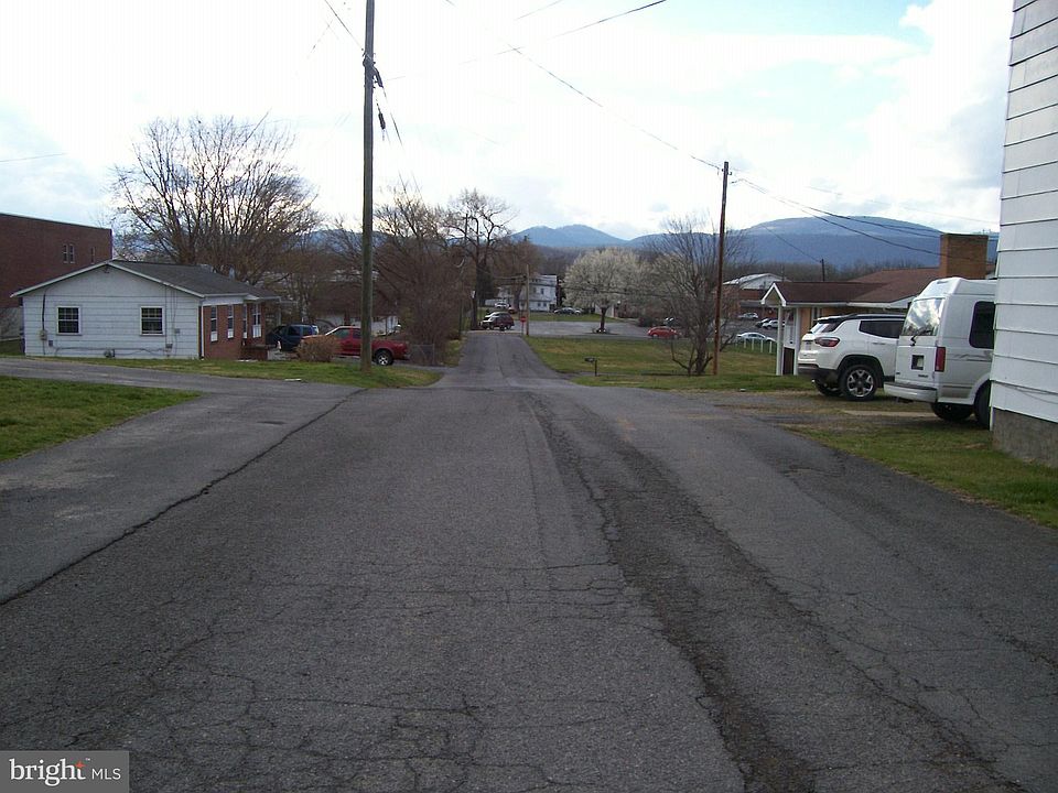 2nd image of Eisenhower Dr