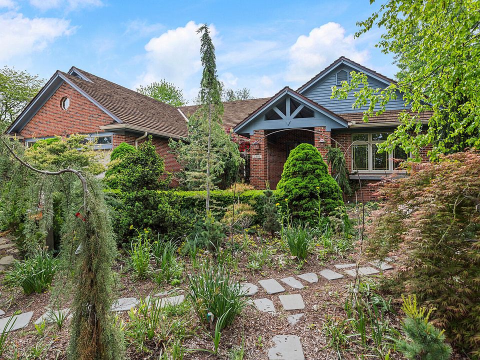 2nd image of 2806 Oakmont Ct
