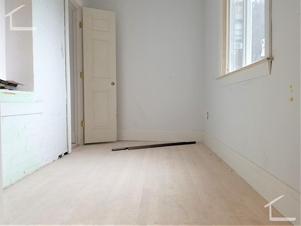2nd image of 4 Gardner St #8SE