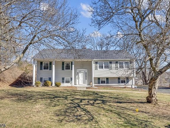 2nd image of 39 Deerfield Rd