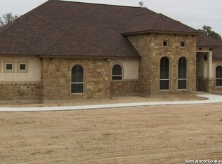 153 Bucks Ln, La Vernia, TX 78121