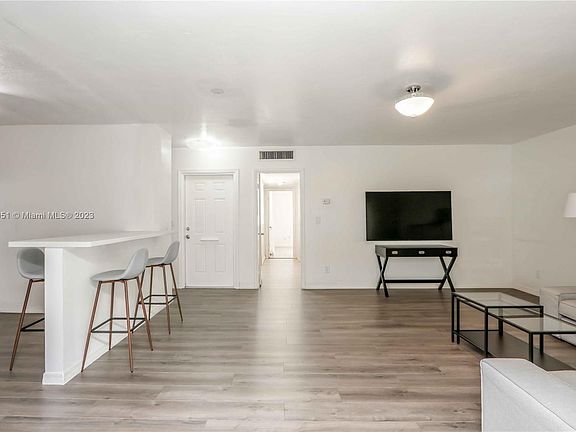4th image of 16924 SW 113th Ct #5642D