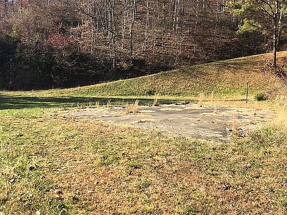 3rd image of 27 Shady Ln