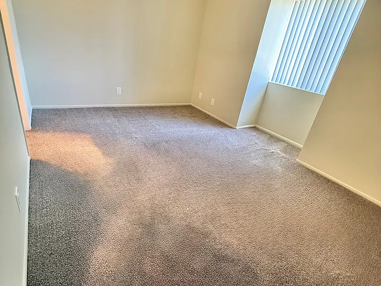1360 Oxford Ave #5 — Photo 19
