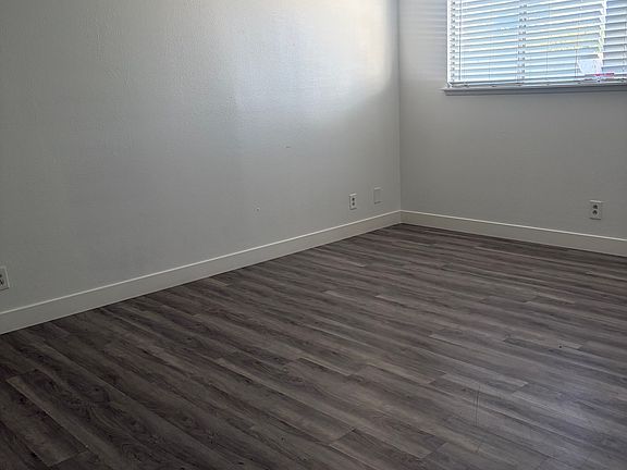 4th image of 4616 Lilliput Ln