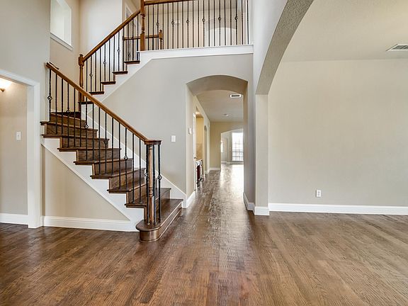 3rd image of 6072 Wallis Dr