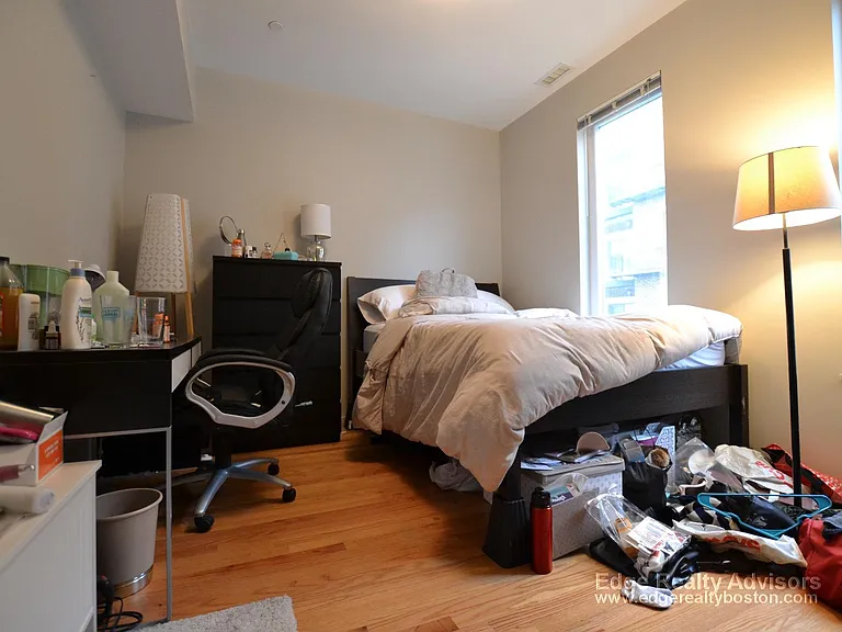 55 Glenville Ave — Photo 9