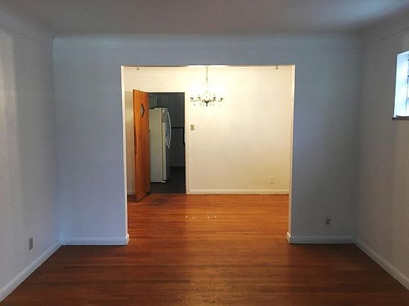 4th image of 4615 Anderson Ave