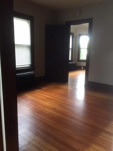 142 N Macomb St — Photo 2