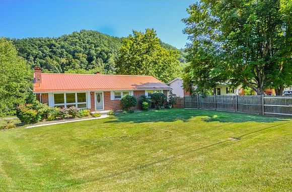 1st image of 2553 Volunteer Pkwy