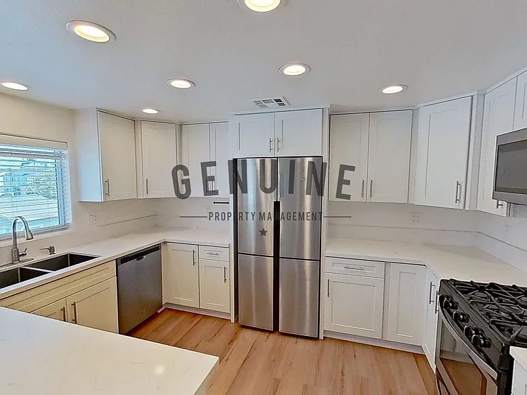 1008 England St — Photo 9