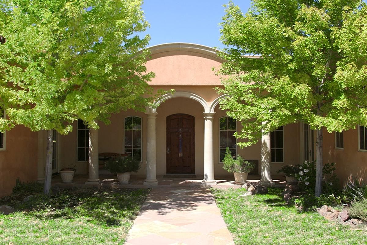 1040 Sierra Del Norte, Santa Fe, NM 87501 Zillow