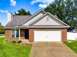 4600 Wooded Oak Cir, Louisville, KY 40245