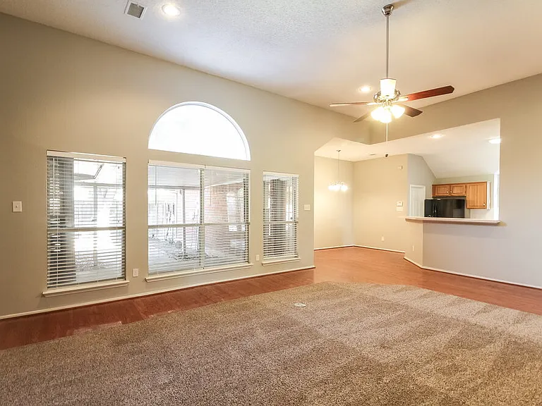 2338 Liles Ln — Photo 3