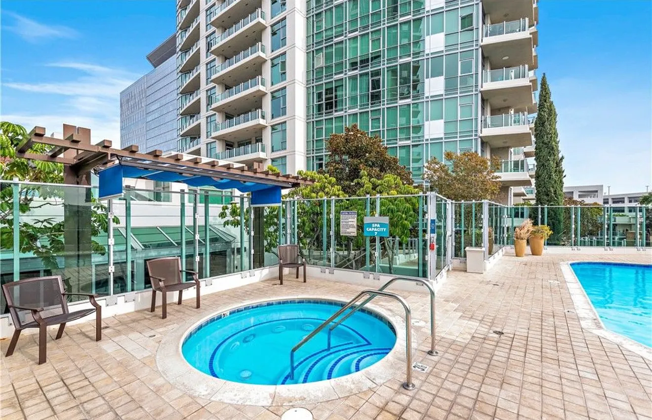 2 bed, 1275 sqft, $4,400 — Photo 3