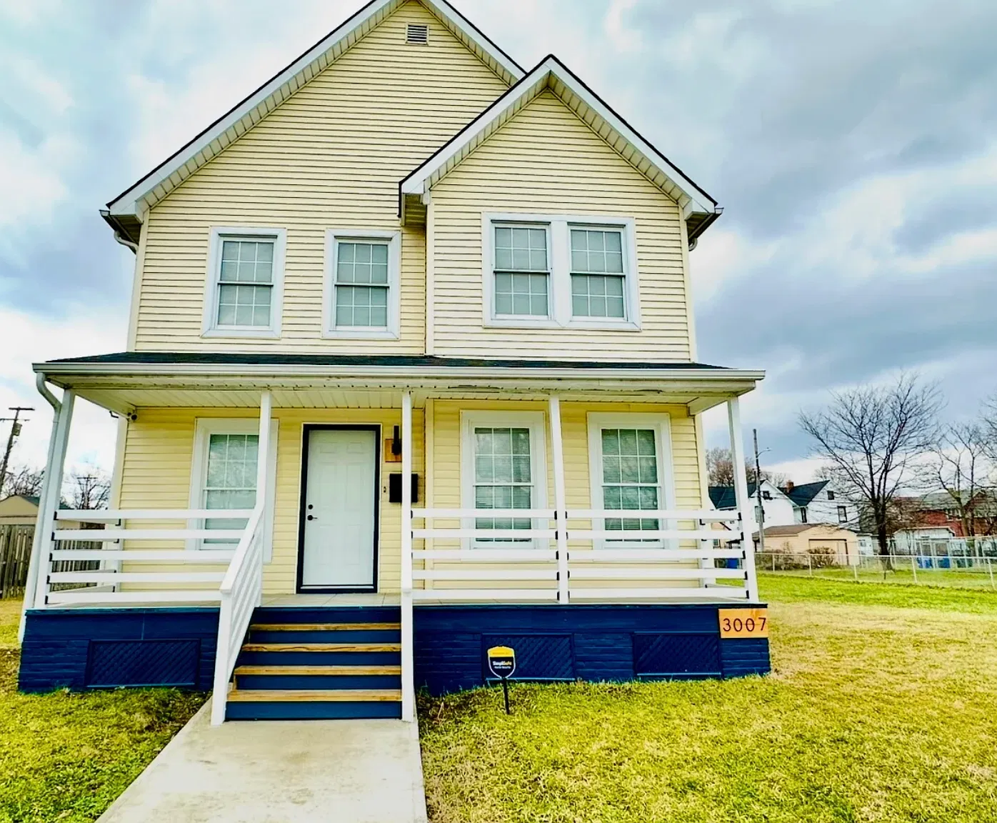 3 bed, 1374 sqft, $1,797 — Photo 2