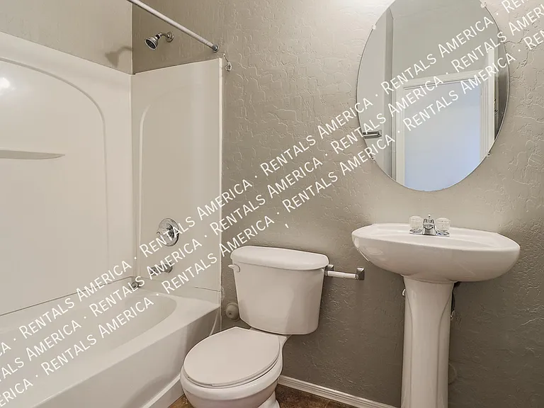 747 N Port Dr — Photo 11