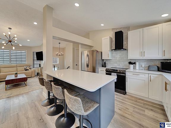 2nd image of 920 Donnie Ln