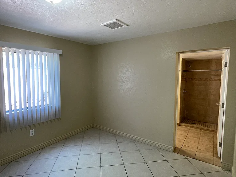 1701 E Harvard St — Photo 9