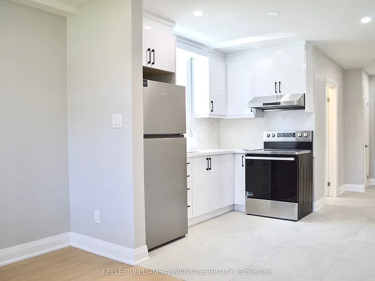 100 Portland St — Photo 10