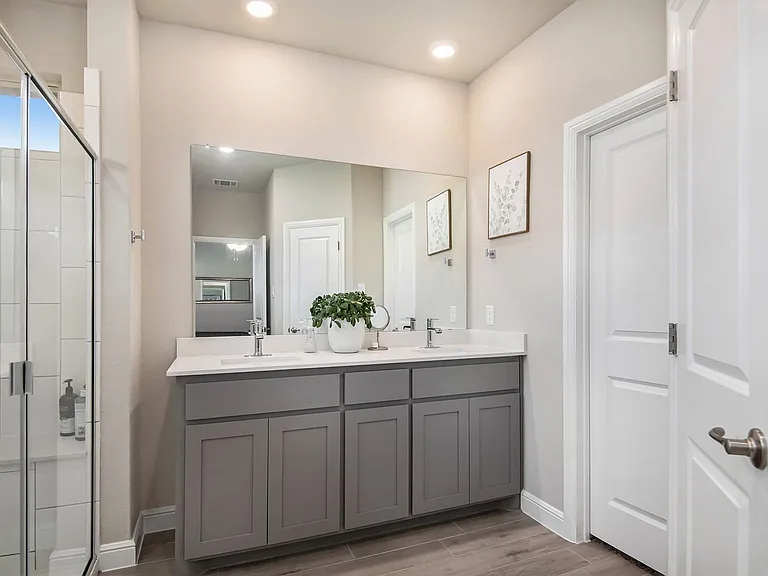 229 Dunmore Dr — Photo 8