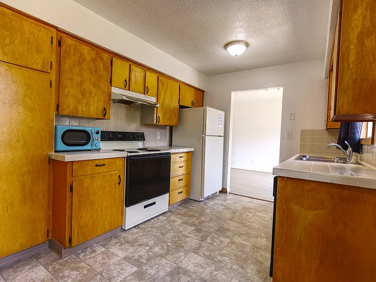 1180 Fairmount Ave S — Photo 10