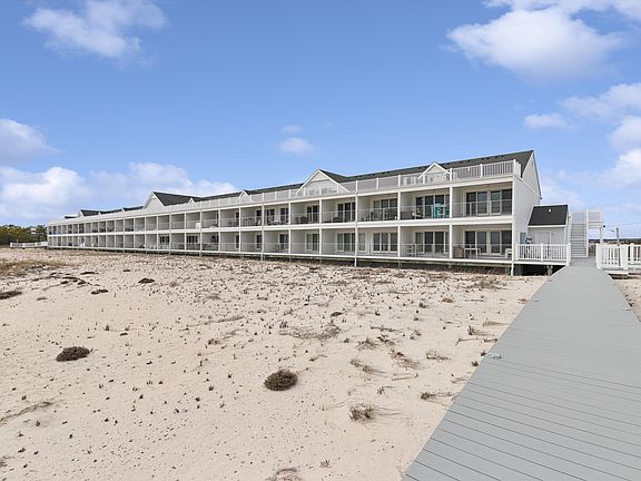 2nd image of 473 Dune Rd #6A