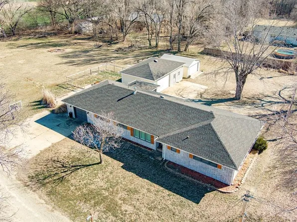 404 E 6th St, Solomon, KS 67480
