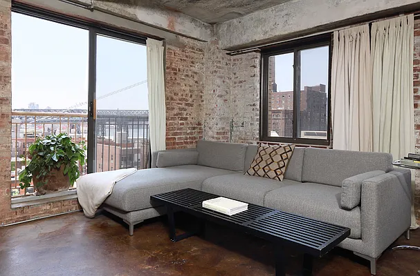Sold by Avenue Sotheby's International Realty | media 18