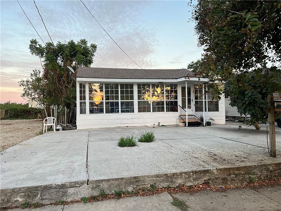 1st image of 1848 Shirley Dr
