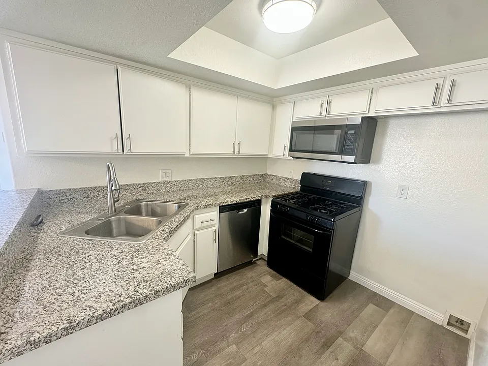 Laurel Apartments