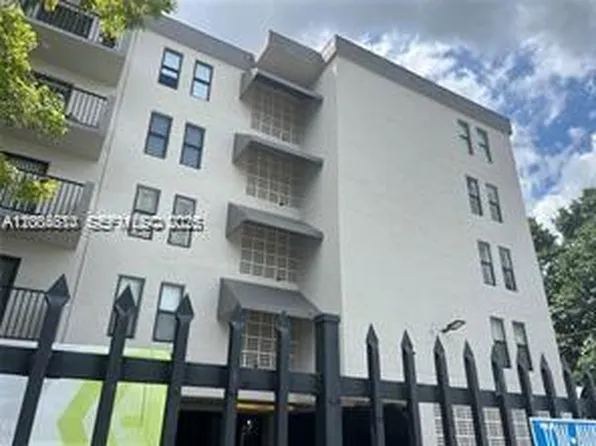 6950 W 6th Ave APT 415, Hialeah, FL 33014