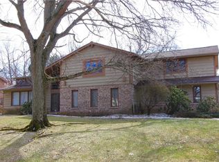 25430 Halburton Rd, Beachwood, OH 44122