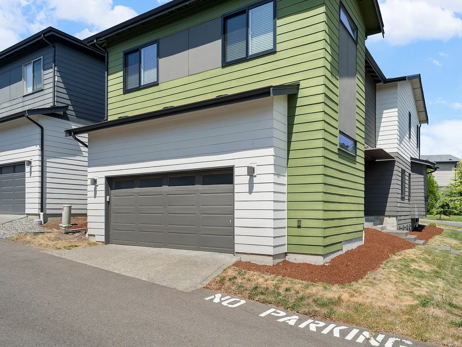3 bed, 2.5 bath, 2238 sqft, $3,600 — Photo 4