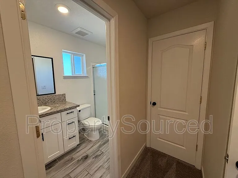 936 W Alameda St #A — Photo 16