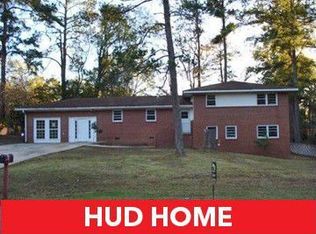 1104 E Tolleson St, Perry, GA 31069