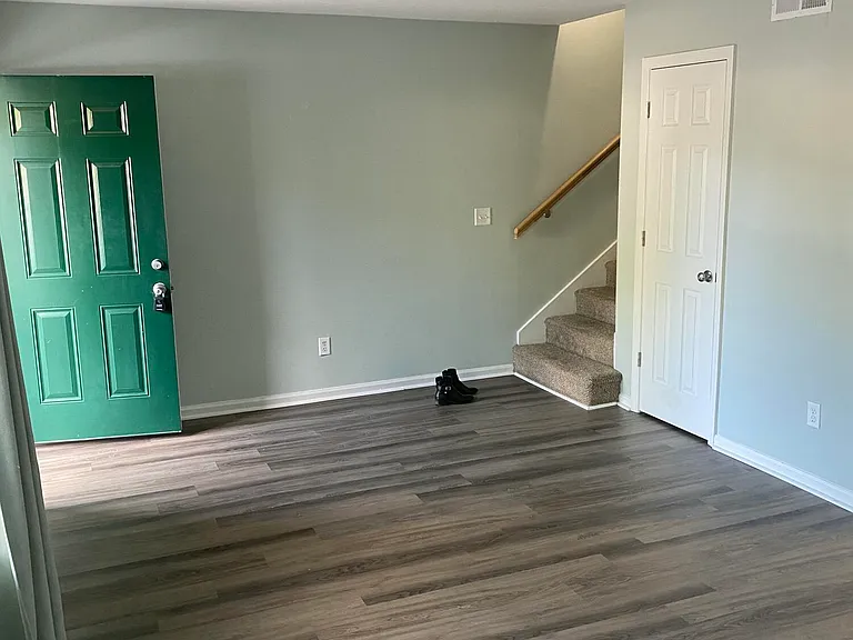 1515 Nantahala Blvd — Photo 2