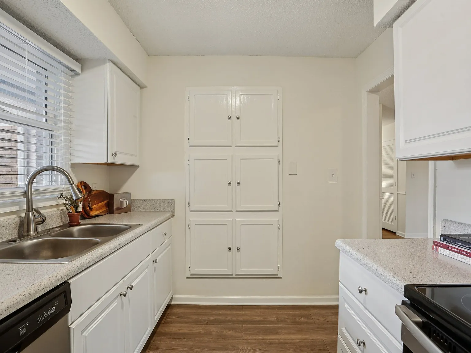 2429 Kennedy Ct — Photo 4