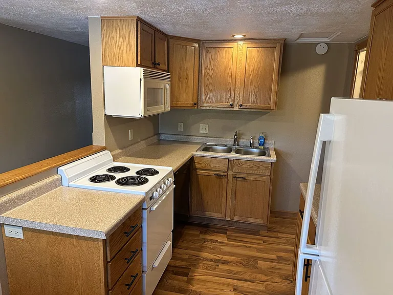 716 S Iowa St — Photo 9