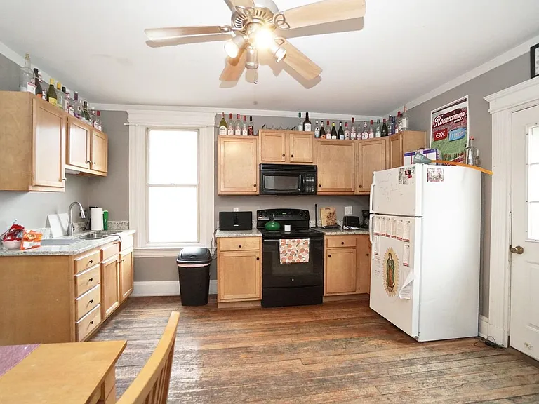 2417 Fairview Ave — Photo 20