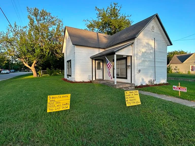 426 N Clements St — Photo 1