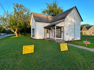 426 N Clements St, Gainesville, TX 76240