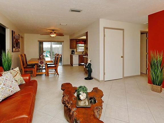 2nd image of 21526 Southwood Dr